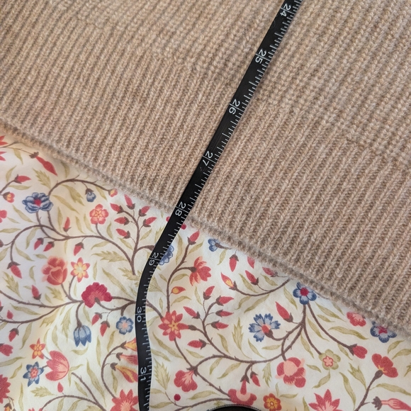 NWT Quince Mongolian Cashmere Boyfriend Cardigan In Oatmeal - Picture 4 of 5